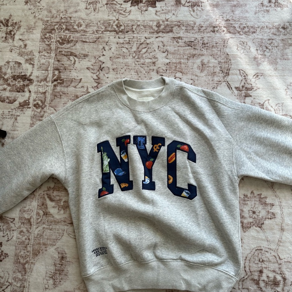 Abercrombie & Fitch Limited Edition NYC sweatshirt NWT!